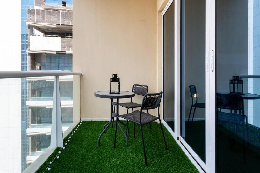 Lake View Jlt - Lovely Apartment In Dubai Buitenkant foto
