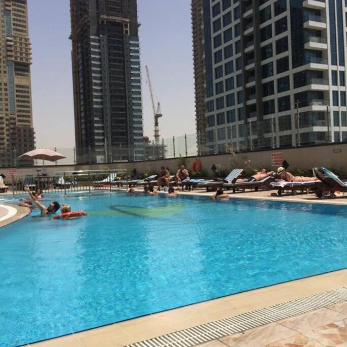 Lake View Jlt - Lovely Apartment In Dubai Buitenkant foto